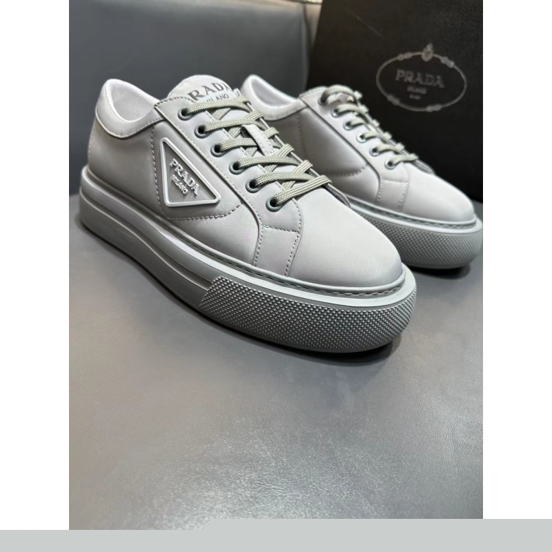 Pra*a casual shoes
